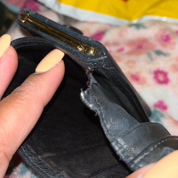 Chanel Bifold Wallet in Caviar Leather - Picture 11 of 11